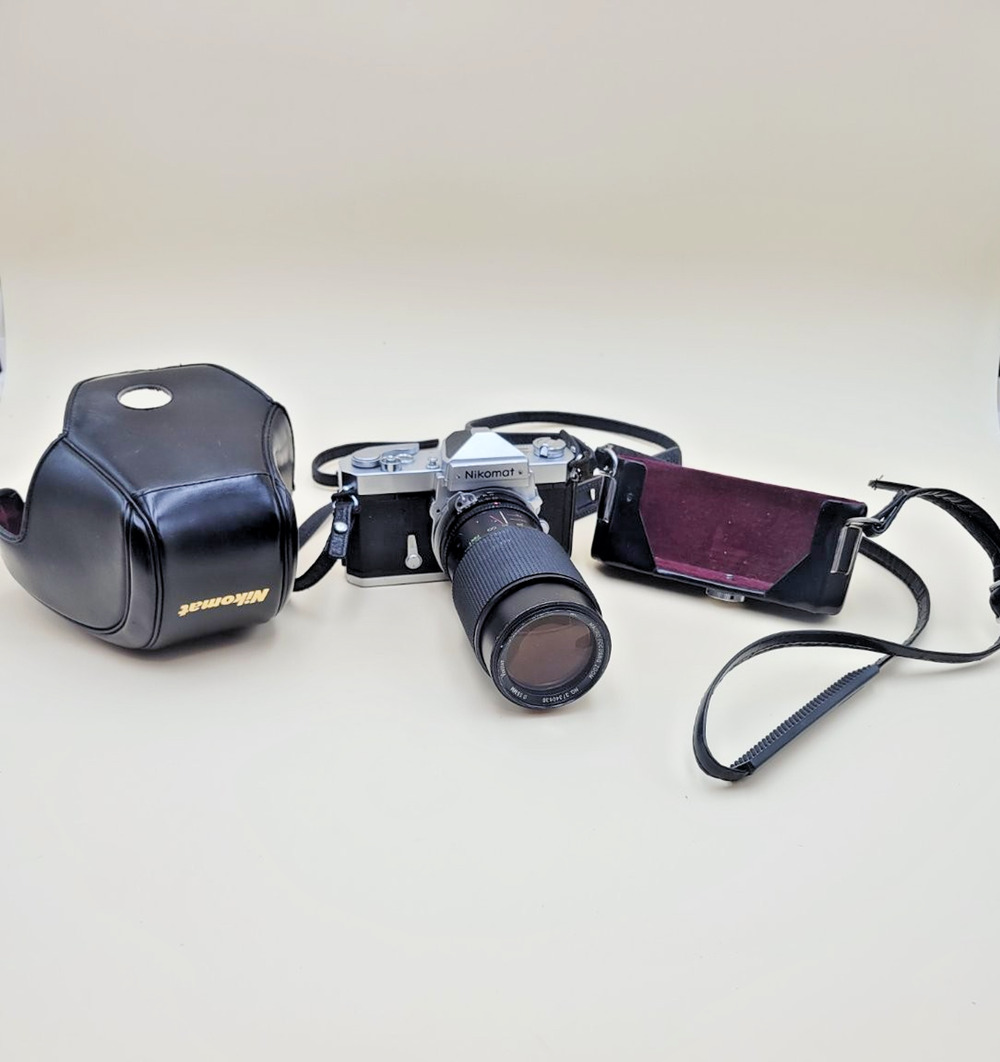 Nikon Nikomat FTN 35mm SLR Film Camera Silver Vivitar 75-205mm Macro Zoom Lens